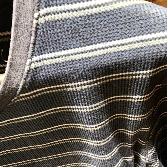 🛍 4/$20 🛍 Carbon Long Sleeve Shirt-Size L - Picture 2 of 3